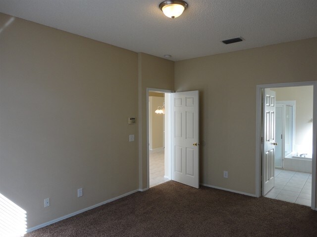 Building Photo - 451 Sand Ridge Dr