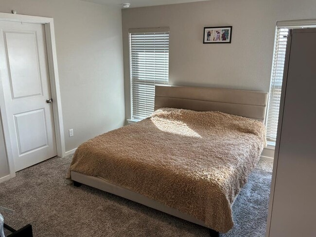 Building Photo - 1303 Terra Cotta St