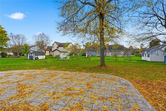 Building Photo - 8221 Clarence Ln N