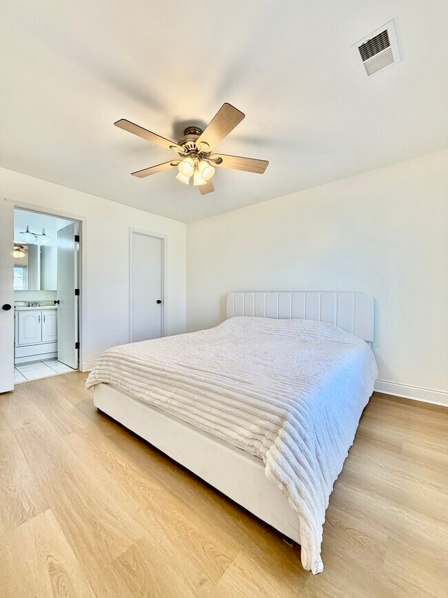 Building Photo - 1212 Williamsport Dr