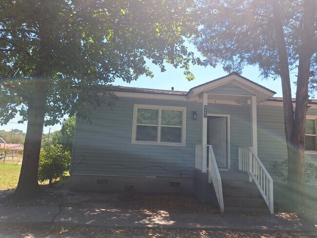 Primary Photo - 1522 Middle St