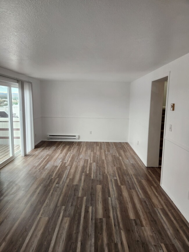 Building Photo - 849 Moccasin Ln