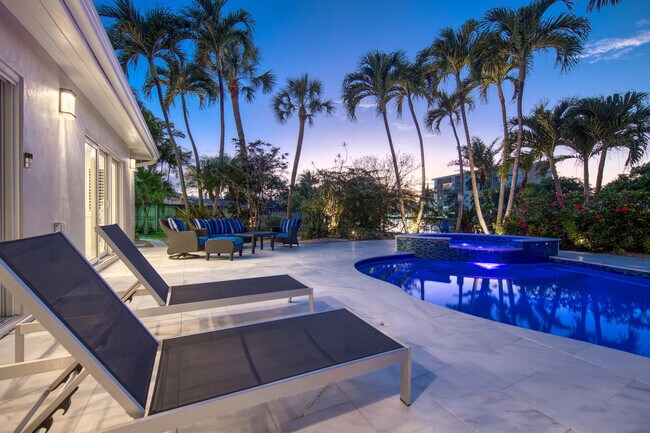 Building Photo - 1733 Coral Gardens Dr