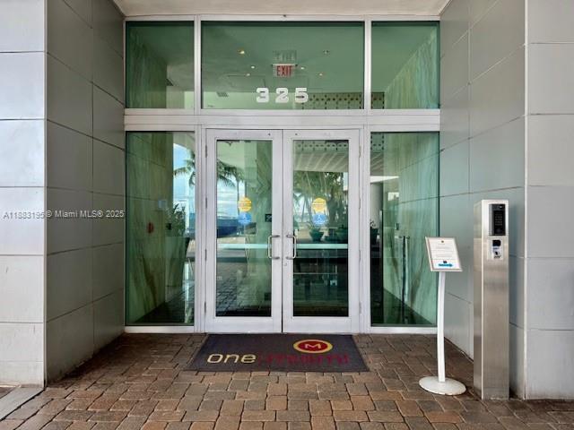 Building Photo - 325 S Biscayne Blvd