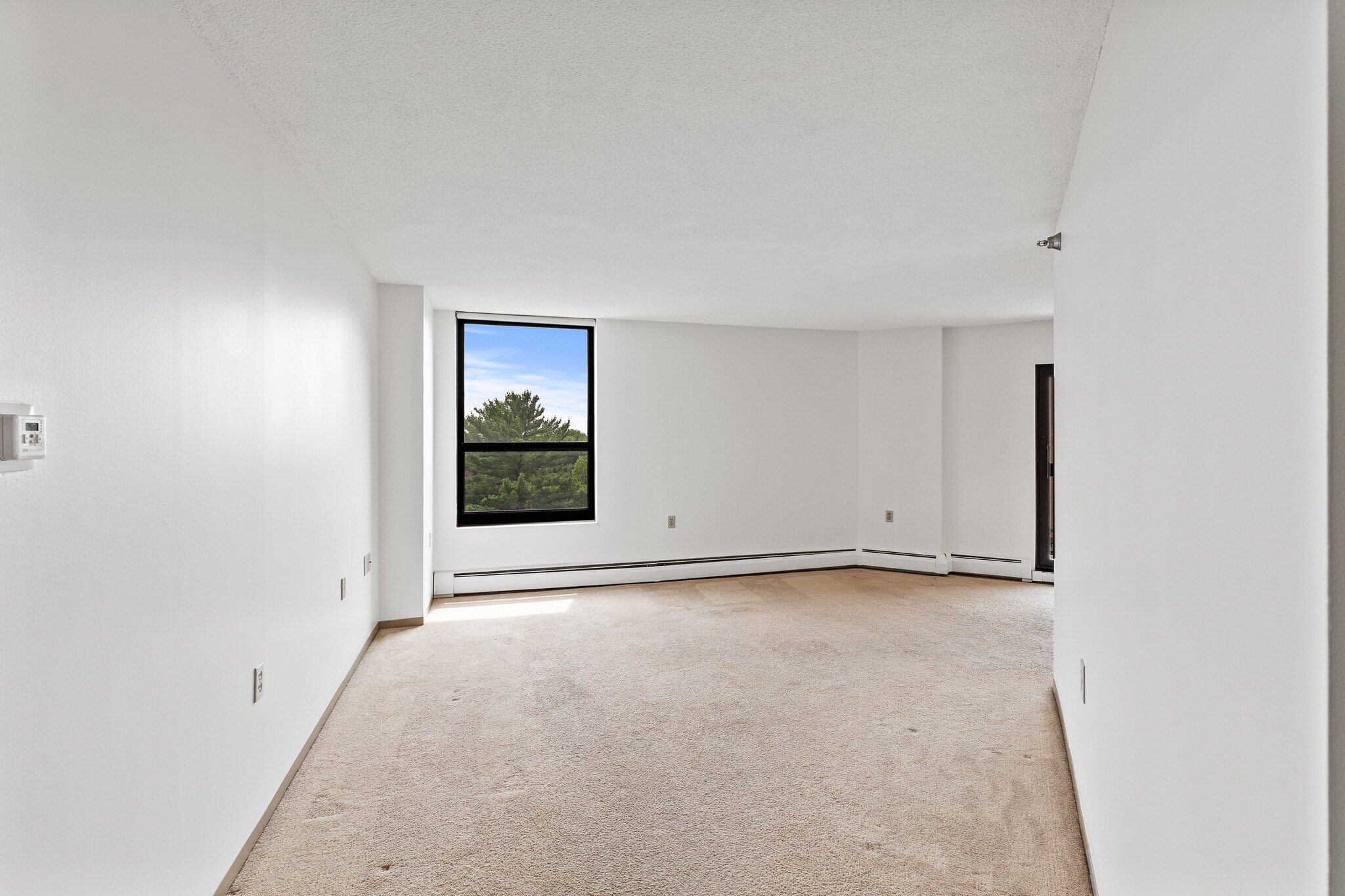 Livingroom - 6615 Lake Shore Dr S