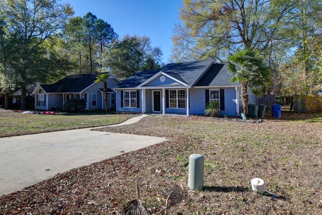 Building Photo - Beautifully Updated 3BR Home Minutes from Fort Jackson, VA Hospital & I-77