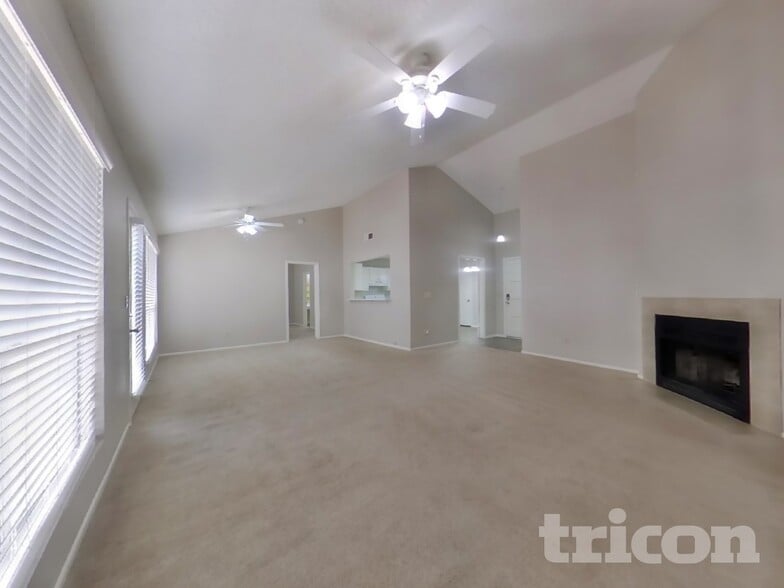Building Photo - 9607 N 88th Dr