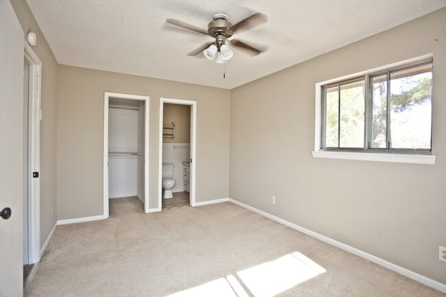 Building Photo - ***33 Sheneman Drive***