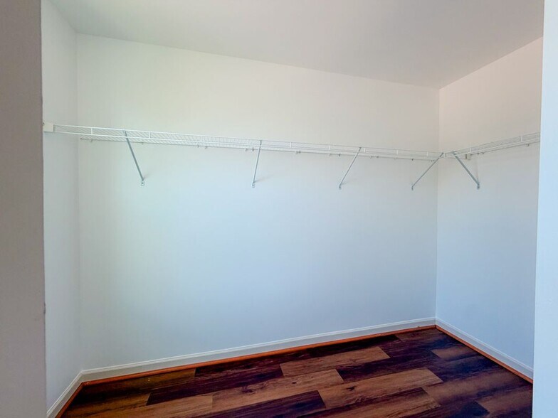 Building Photo - 18133 Scenic Creek Ln