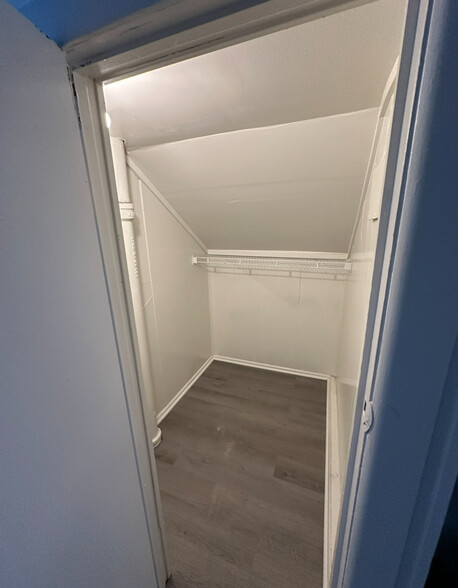 UPPER CLOSET - 2400 Eden St