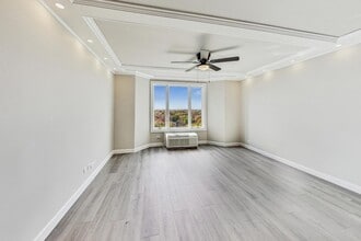 Building Photo - 1 Renaissance Pl