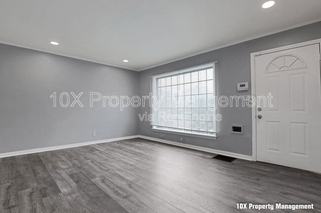 Building Photo - 1717 E Frankfort St