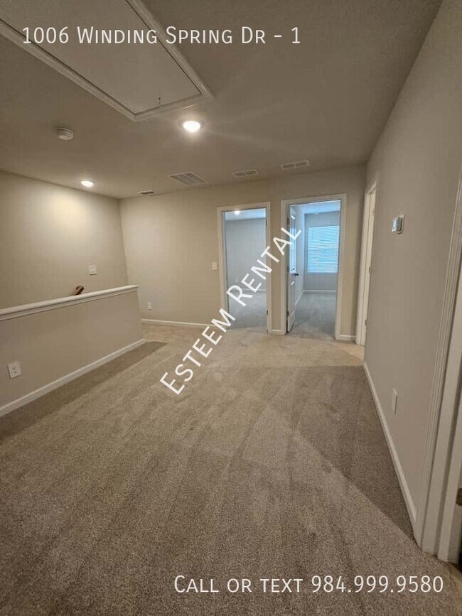 Building Photo - 1006 Winding Spg Dr