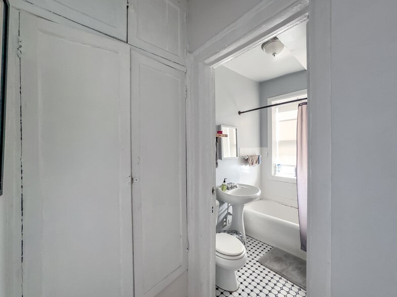 Building Photo - 2019 N Humboldt Blvd