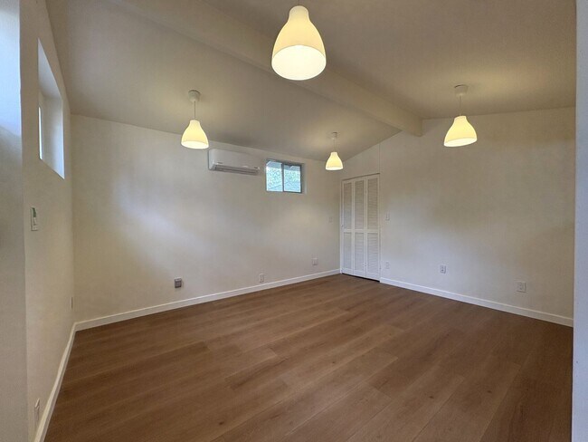 Building Photo - Exceptional Estate with Main Residence, Two ADUs & Office