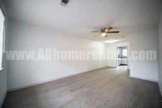 Building Photo - 8209 Woodview Dr E