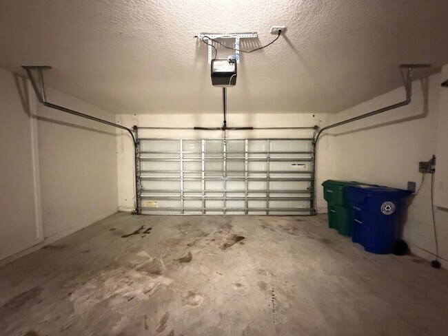Building Photo - Wonderful 3 Bedroom, 2 Bathroom SMART Home in Wildwood!!