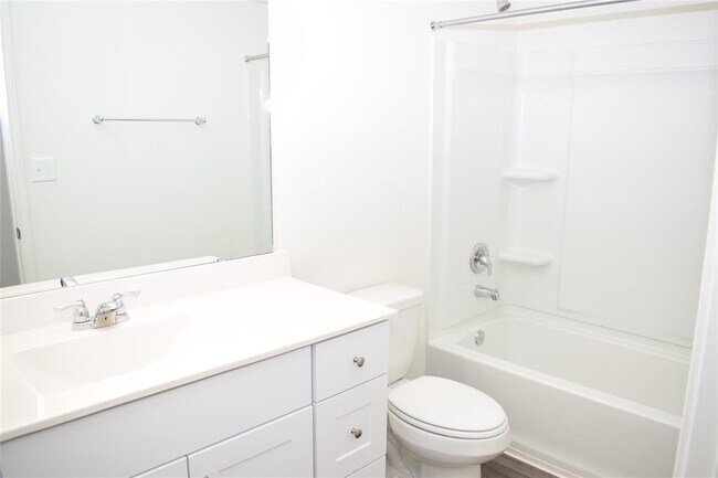 Building Photo - 431 Robins Nest Ln