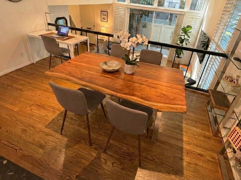 Dining and workspace - 4310 W Kling St