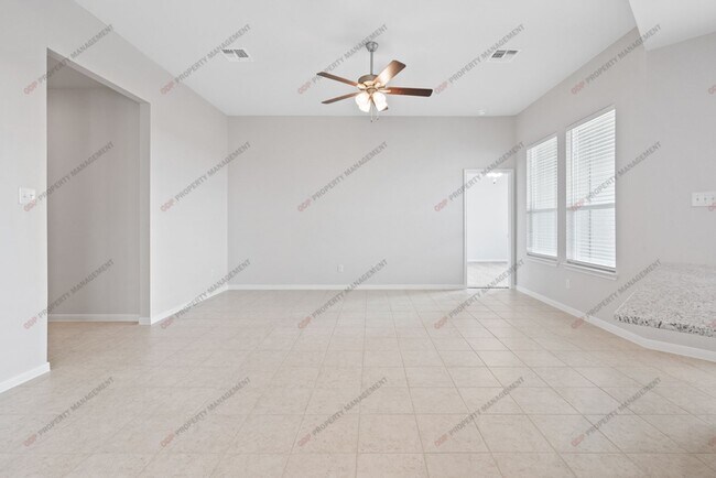 Building Photo - $250 OFF FIRST MONTHS RENT
