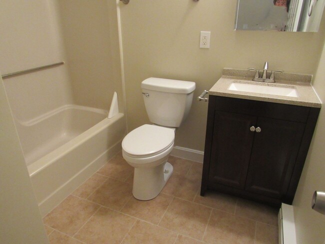 Building Photo - Derry - Fieldstone Terrace- 1 Bedroom Cond...