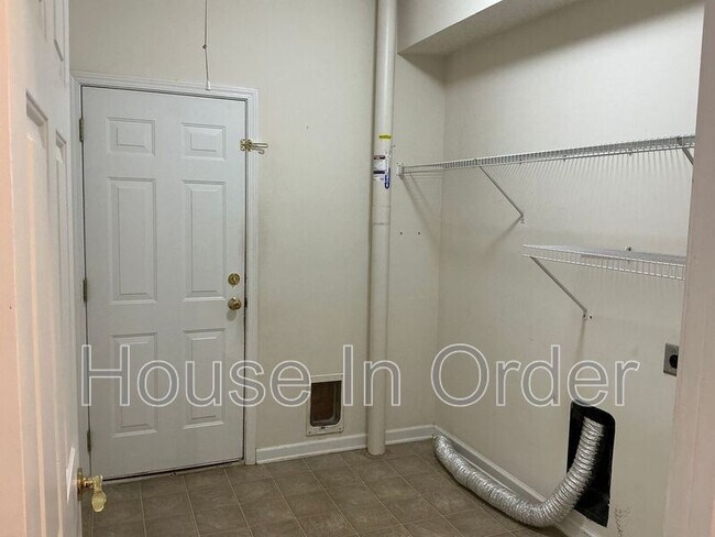 Building Photo - 46 Summer Meadow Rd