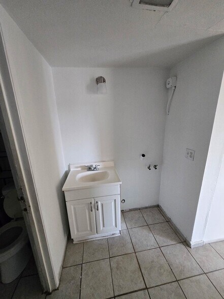 Building Photo - 1324 N 22nd St