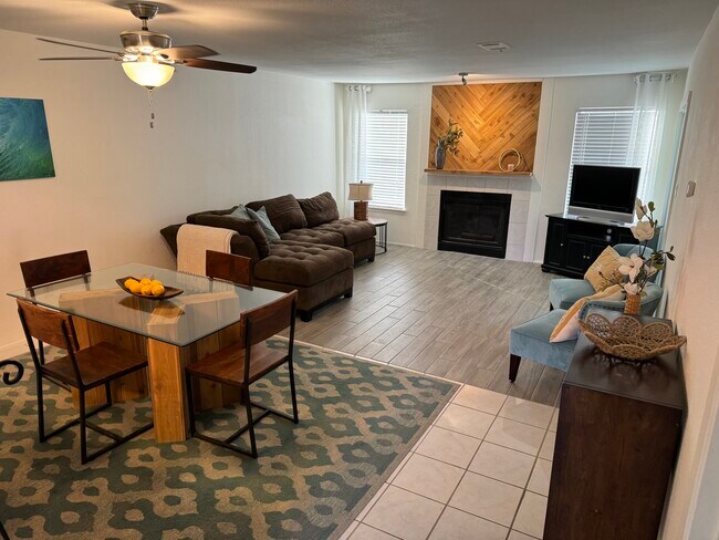 Primary Photo - 604 Highcrest Dr