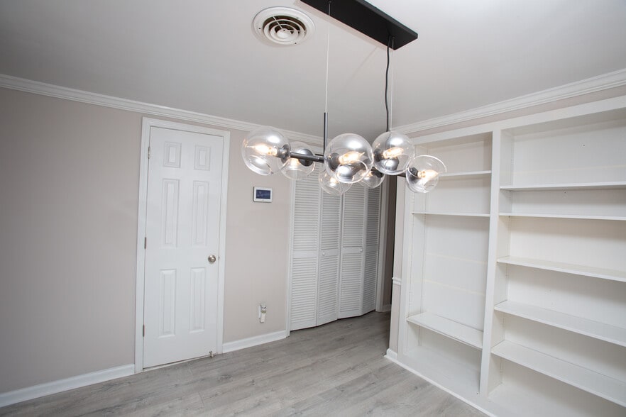 Building Photo - 1605 Deford Bailey Ave