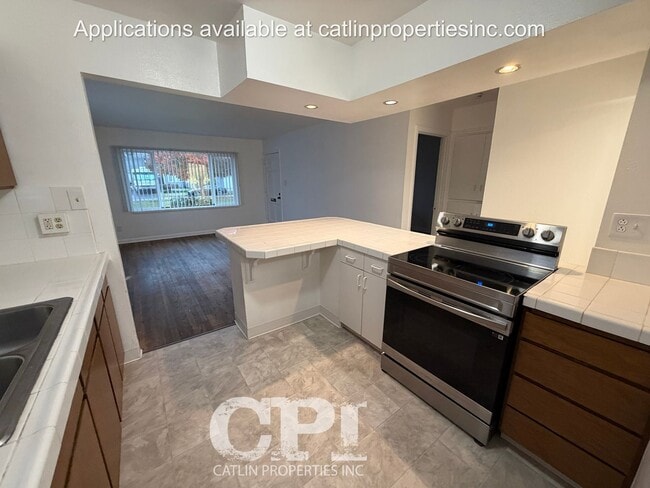 Building Photo - 1050 19th Ave