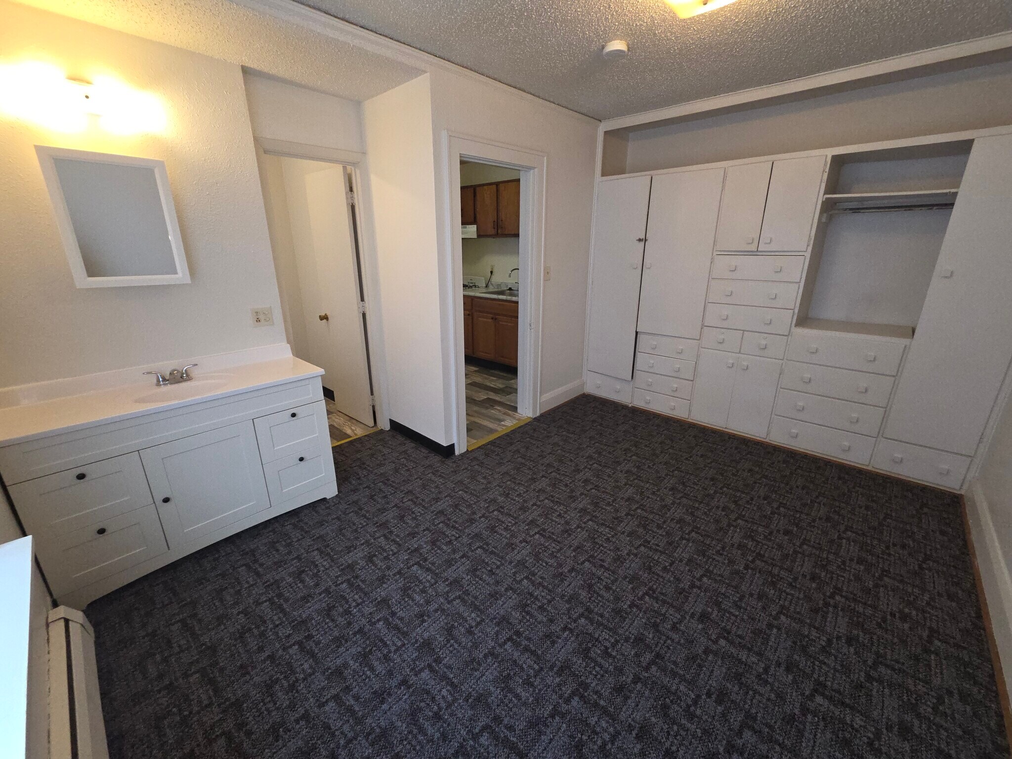 Building Photo - 1143 1st St NW