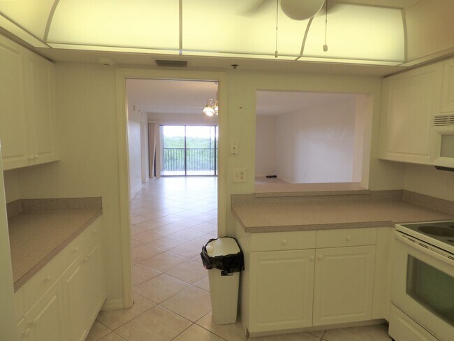 Building Photo - Rolls Landing Condo- Gated community with all the features