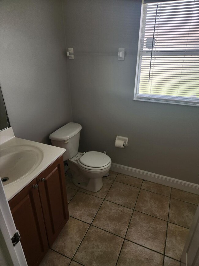 Building Photo - Large 2 bedroom 2 Bath Duplex for only $15...