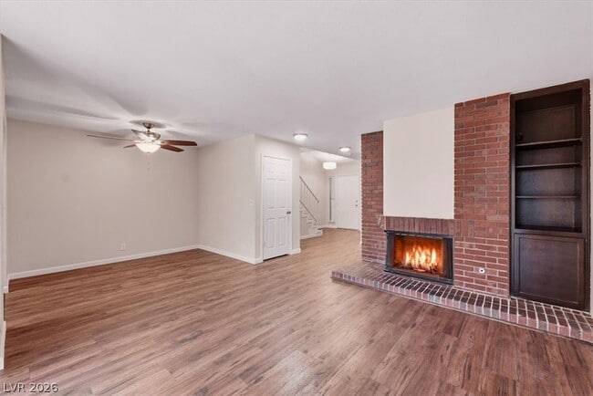Building Photo - 2410 Pickwick Dr