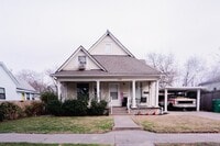 Building Photo - 326 S Exposition St