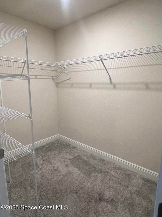 Building Photo - 960 Happiness Ave SW