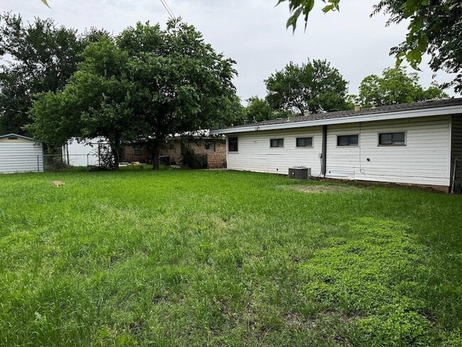 Building Photo - 4111 McGaha Ave