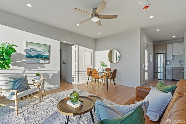 Building Photo - 3945 Judah St