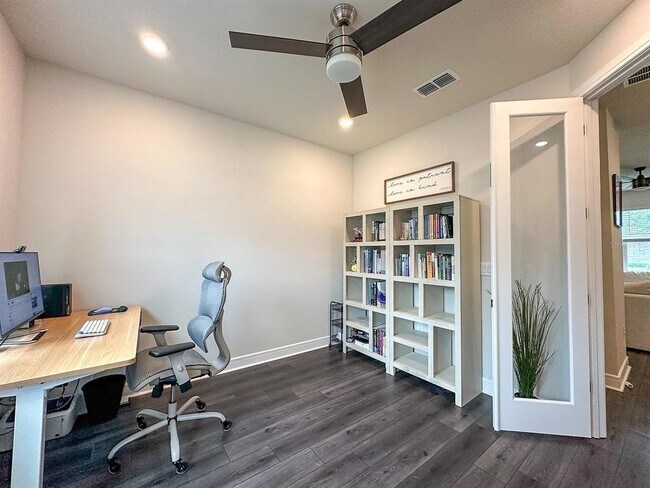 Building Photo - 4608 Gliding Wave St