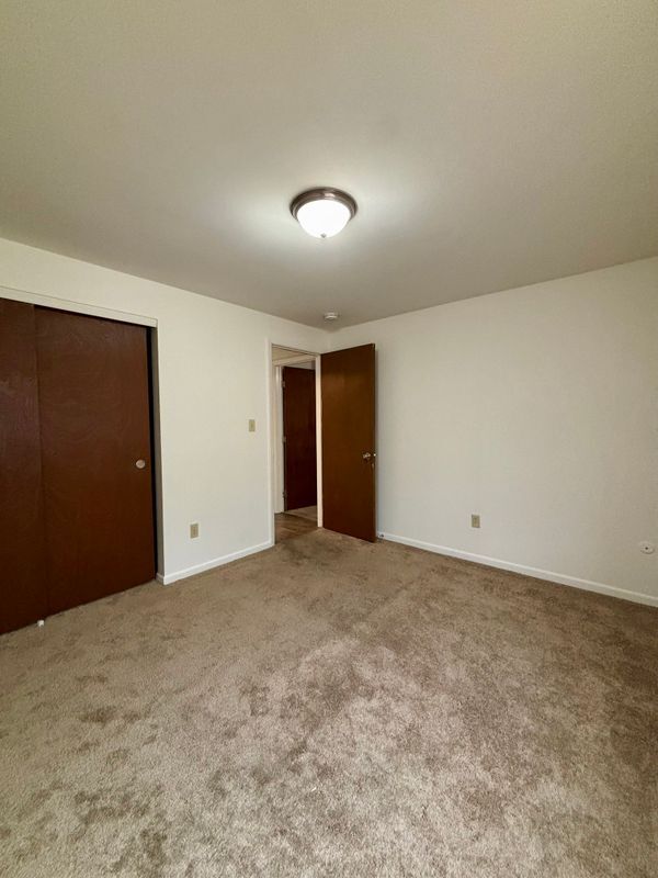 Building Photo - 2715 Eggert Rd