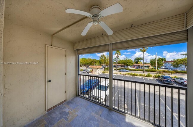 Building Photo - 257 S Cypress Rd
