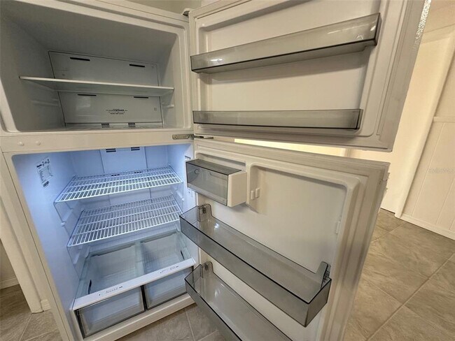 Building Photo - 3607 Cambridge St