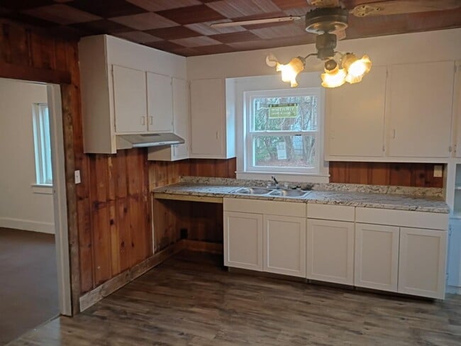 Building Photo - 1042 E Peachtree St