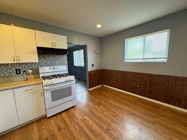 Building Photo - 8716 Timken Ave