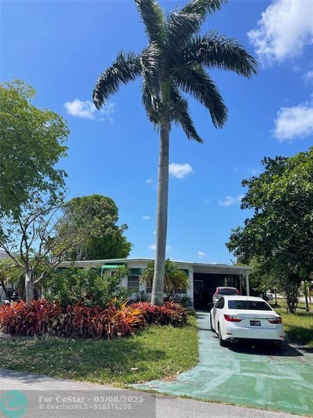 Building Photo - 5600 Lagoon Dr