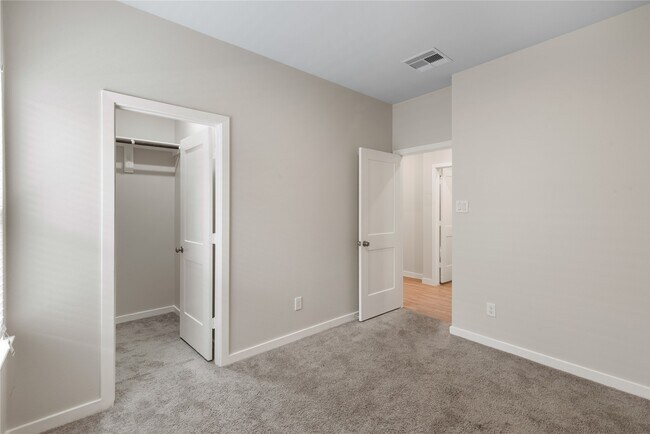 Building Photo - 5811 Quest Valley Dr