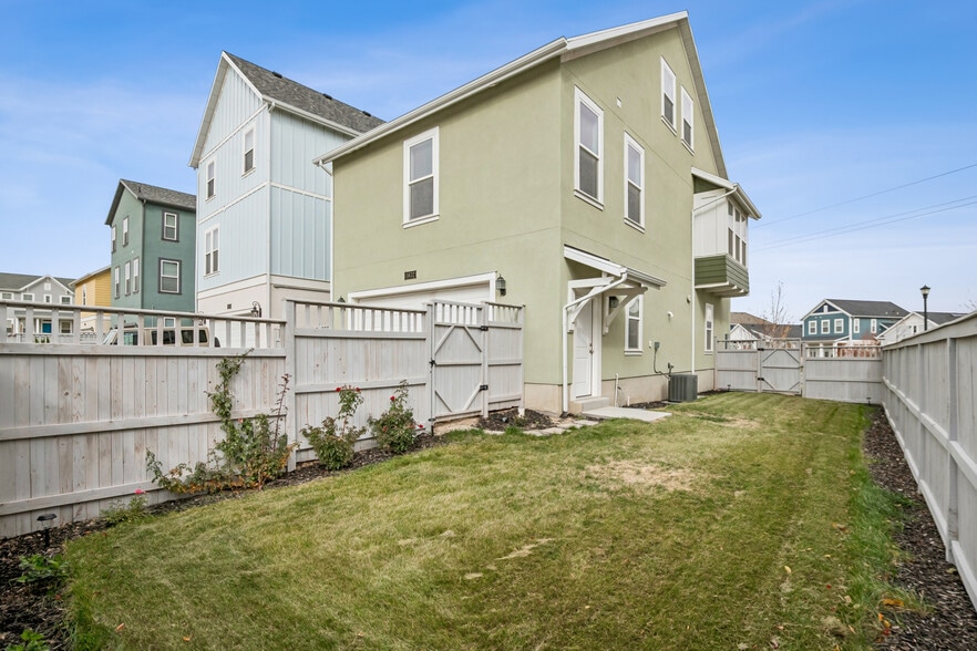 Building Photo - 11632 S Skyward Rd