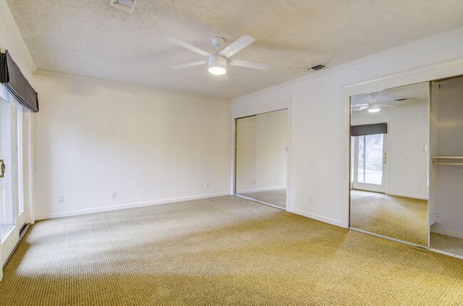 Building Photo - 5123 El Cemonte Ave
