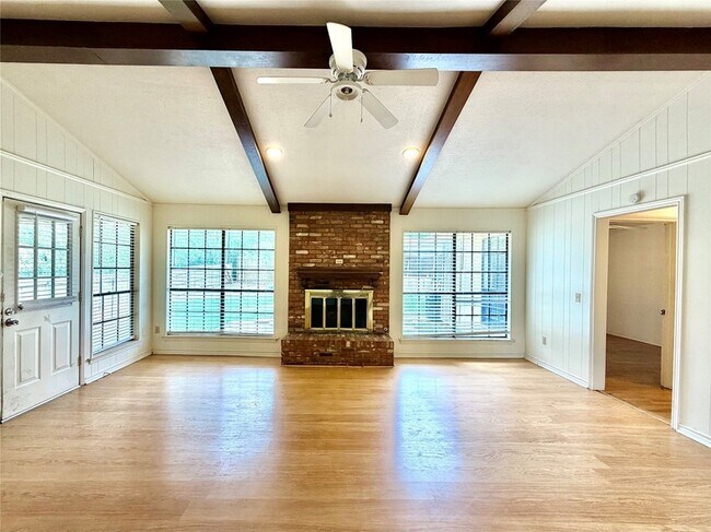Building Photo - 1416 Sandy Creek Dr