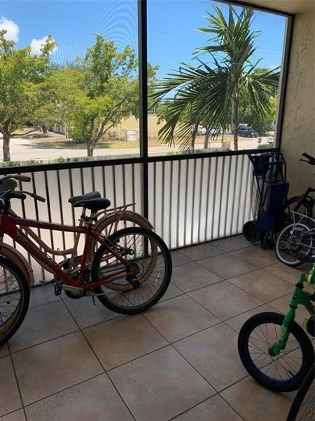 Building Photo - 259 S Cypress Rd